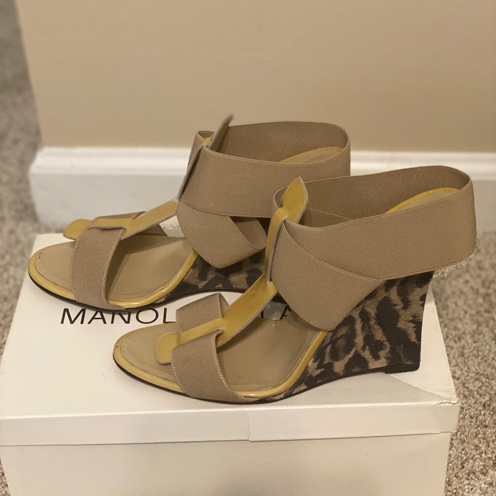 Manolo Blahnik nude/leopard sandals 40